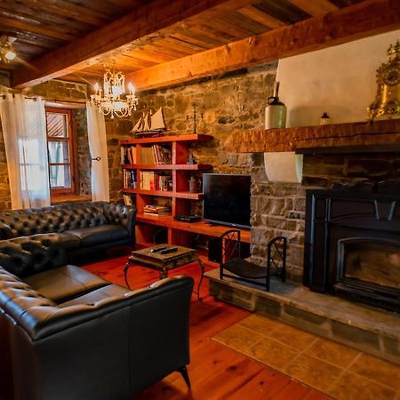 Domaine Steinbach Cidrerie, Gîte et Verger St-Pierre-de-l'Île-d'Orléans Extérieur photo