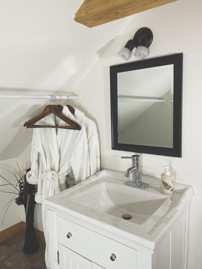 Domaine Steinbach Cidrerie, Gîte et Verger St-Pierre-de-l'Île-d'Orléans Extérieur photo